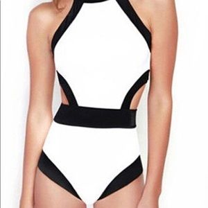 Black and White Colorblock 1 Piece Bathing Suit L
